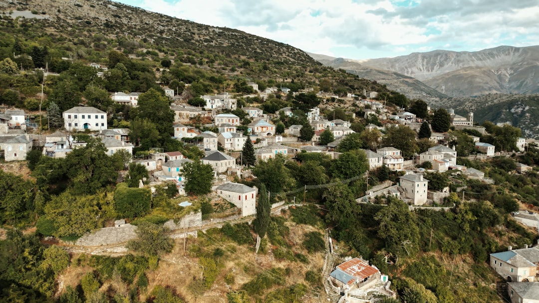 エステート・アルギロス：サントリーニの火山とアシリティコ - Episkopi Gonias 847 00 | Secret World Trip Planner