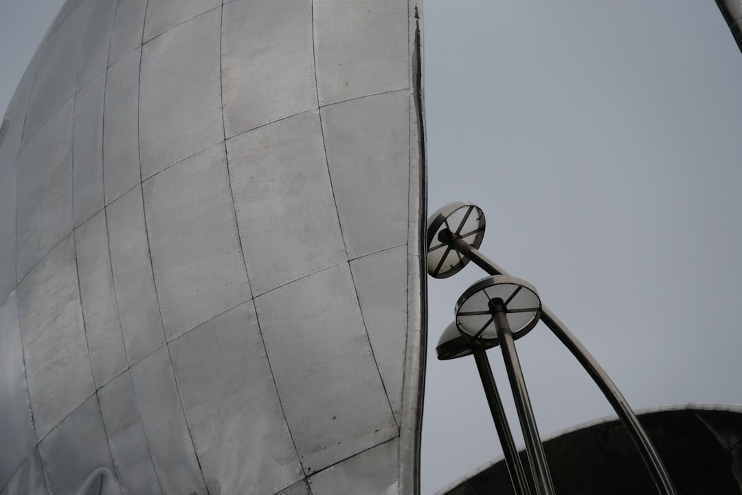 Floralis Genérica: il fiore d'acciaio di Buenos Aires - Av. Pres. Figueroa Alcorta 2301 | Secret World Trip Planner