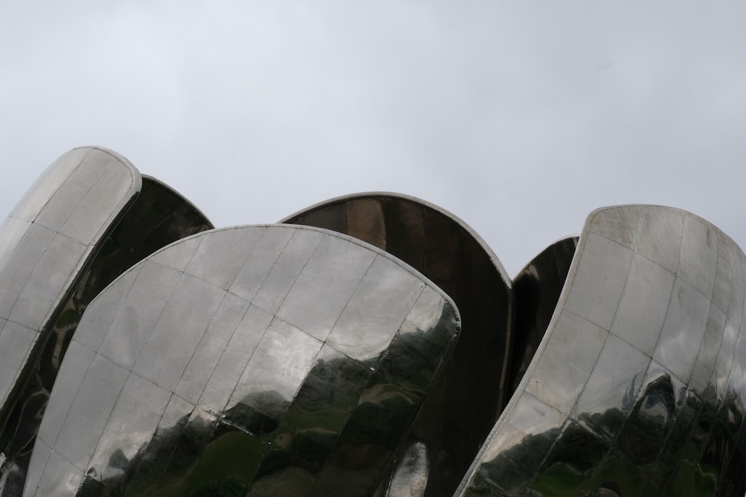 Floralis Genérica: The Steel Flower of Buenos Aires - Av. Pres. Figueroa Alcorta 2301 | Secret World Trip Planner