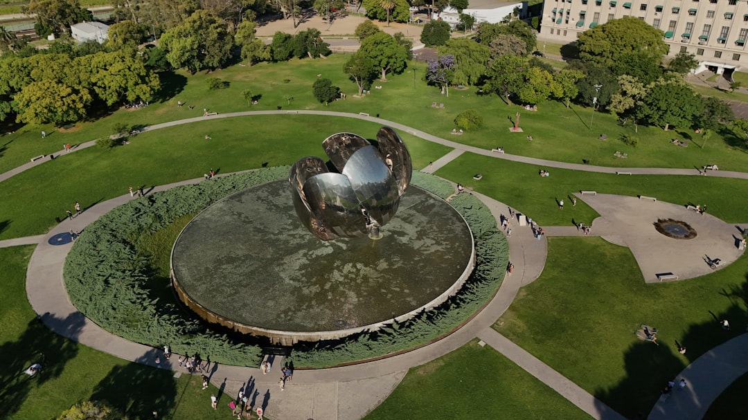 Floralis Genérica: стальной цветок Буэнос-Айреса - Av. Pres. Figueroa Alcorta 2301 | Secret World Trip Planner