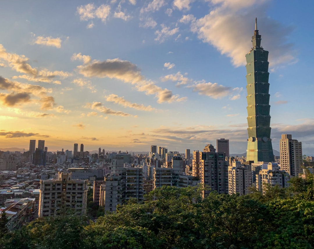 Entdecke Changing Times: Eine Reise zwischen Liebe und Kultur in Taiwan - Daxue Village | Secret World Trip Planner