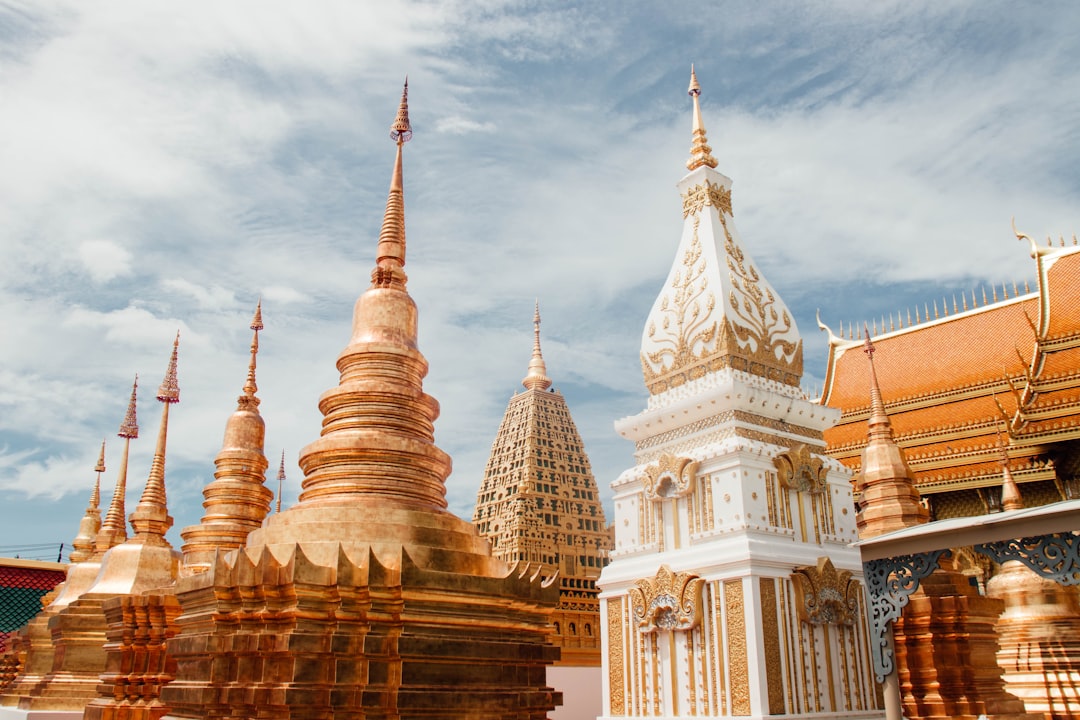 Descubrir Chedi: Un Viaje a la Cultura Tailandesa - Mueang Prachinburi District | Secret World Trip Planner