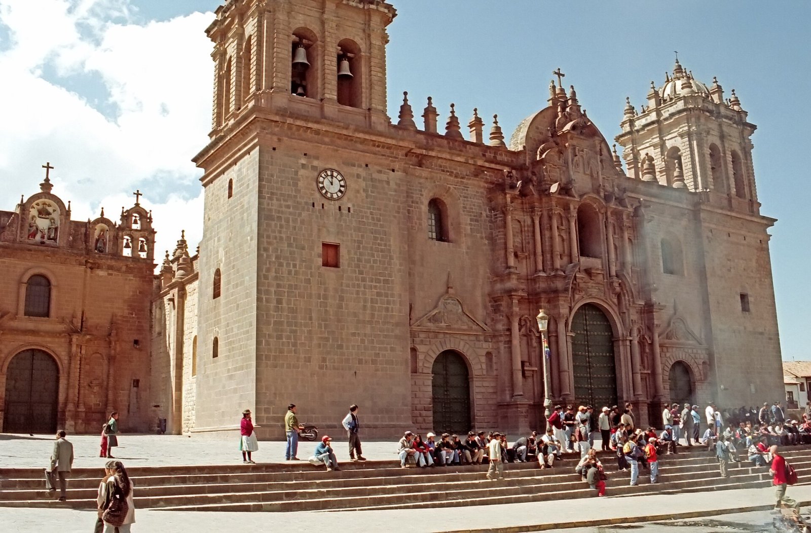 Исследуя La Catedral: Музыкальное Путешествие по Перу - Salinas de Otuma | Secret World Trip Planner