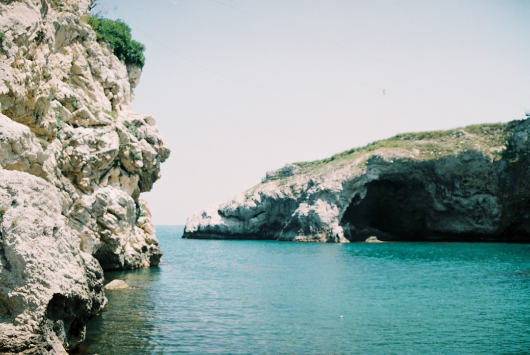 Grotta de Clamouse: cristais brancos no Hérault - D4 | Secret World Trip Planner