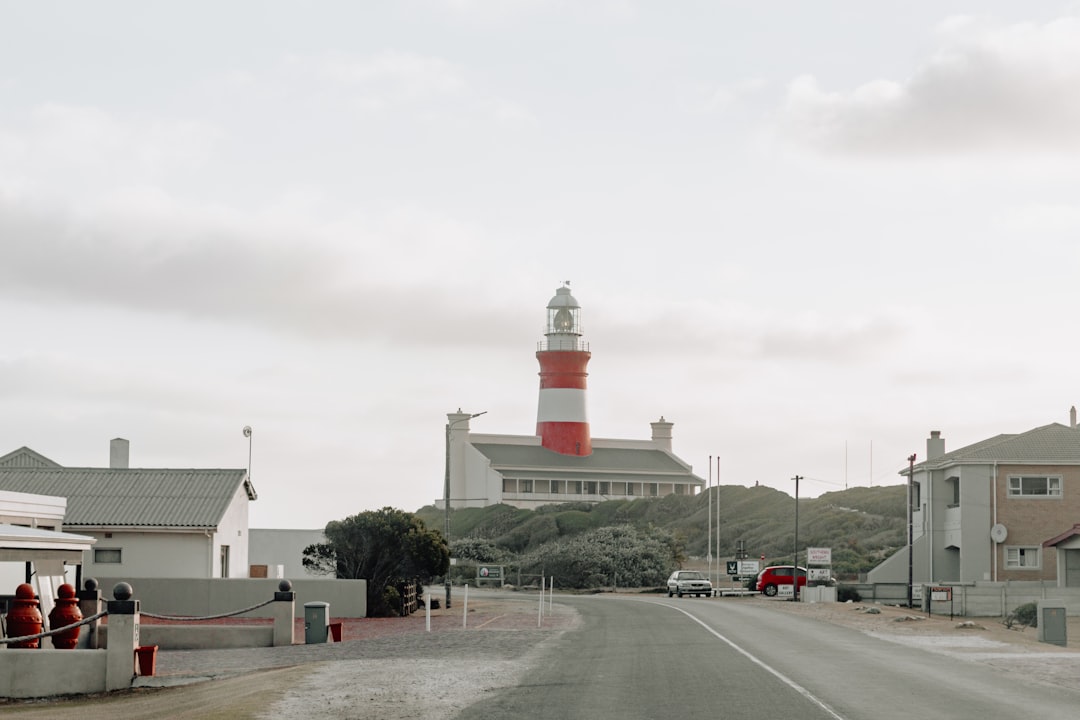 Entdecken Sie den Danger Point Leuchtturm: Ein Schatz Südafrikas - Birkenhead | Secret World Trip Planner