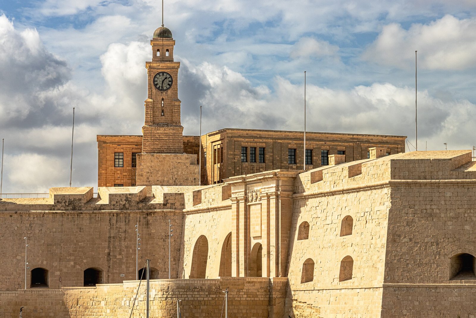 Descubra Memories: Uma Experiência Musical em Malta - 70 Triq Ball | Secret World Trip Planner