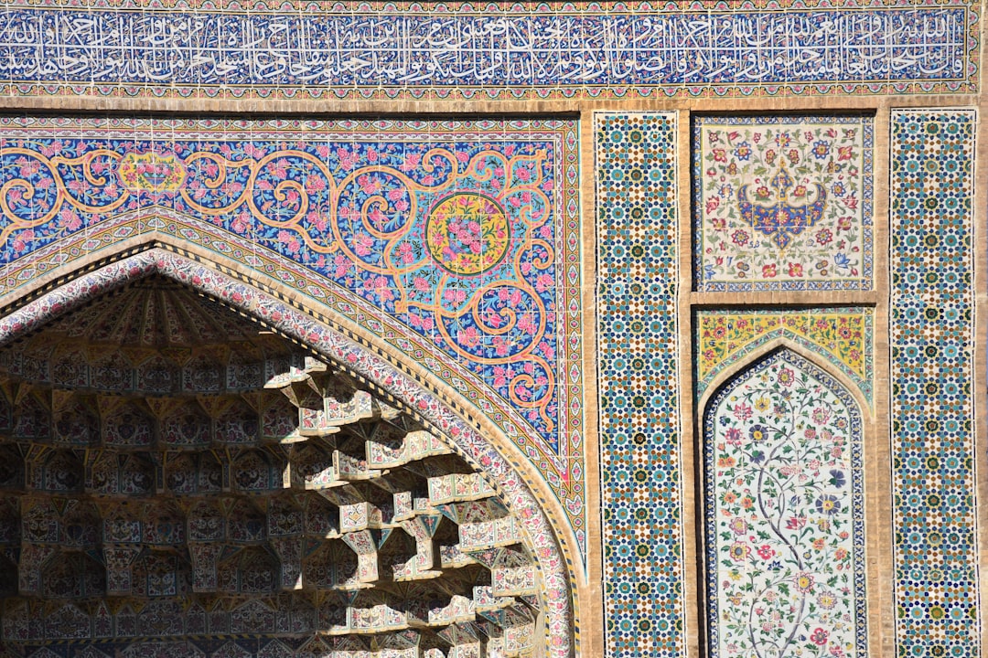 Vakil Bazaar en Shiraz: el corazón del bazar persa - District 8 | Secret World Trip Planner