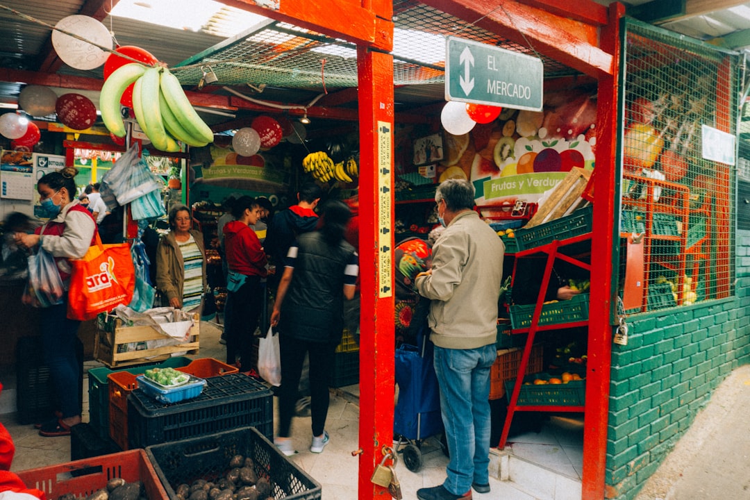 Cuatro Caminos: o mercado histórico de Havana - Ave de México Cristina | Secret World Trip Planner