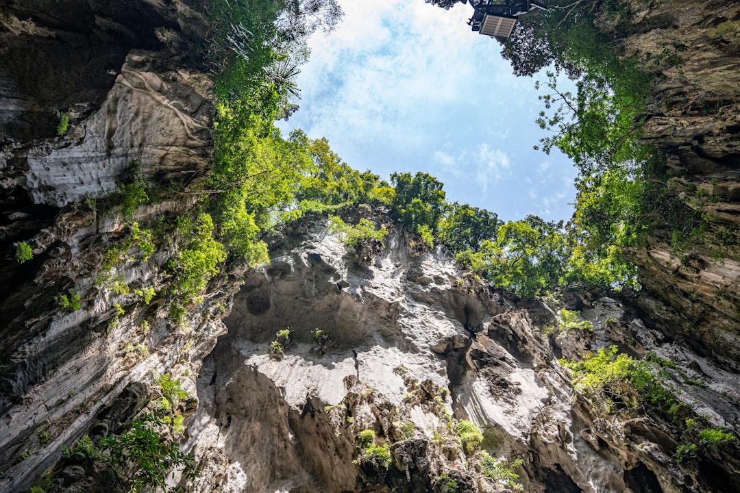 Découvrez Wind Cave : un bijou naturel en Malaisie | Secret World Trip Planner