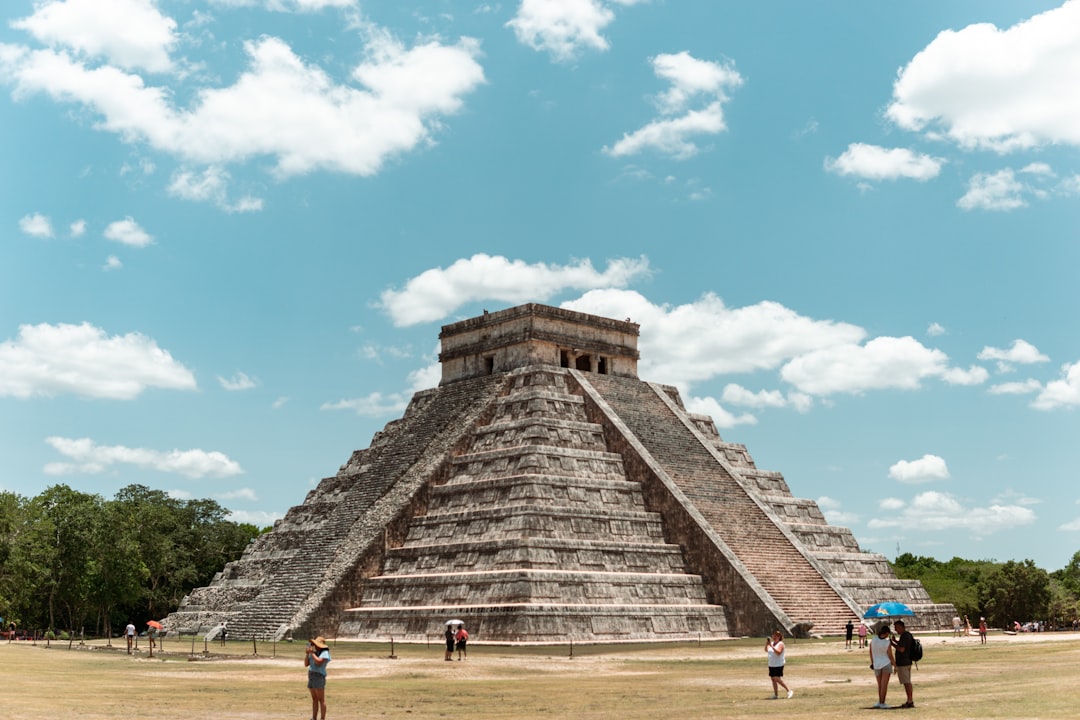 Chichén Itzá: arquitetura Maia entre luz e pedra - 97751 Yucatán | Secret World Trip Planner