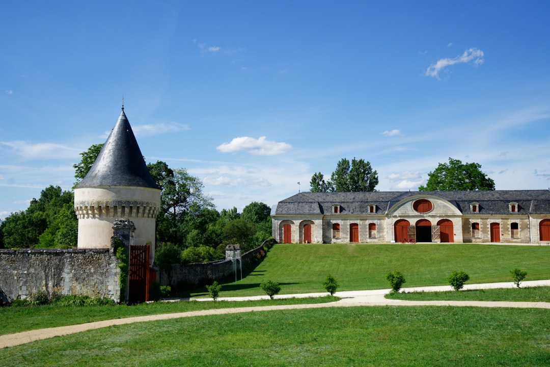 Weinmuseum Brotte: Weine und Terroir in Châteauneuf-du-Pape - Av. Saint-Pierre de Luxembourg | Secret World Trip Planner