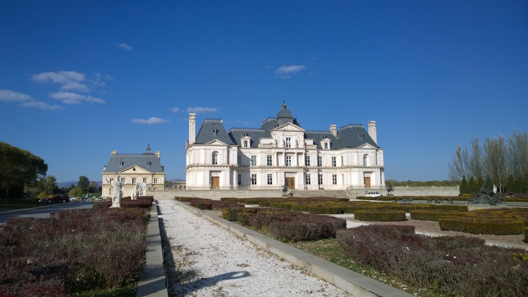 Museu do Vinho Brotte: vinhos e terroir em Châteauneuf - Av. Saint-Pierre de Luxembourg | Secret World Trip Planner