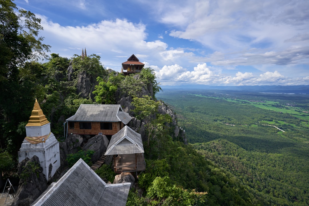 Scopri Phu Thok: la Montagna Solitaria della Thailandia - Chiang Khan District | Secret World Trip Planner
