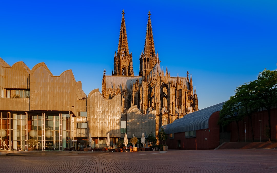Duomo de Cologne : la plus haute cathédrale gothique d'Europe - Domkloster 4 | Secret World Trip Planner