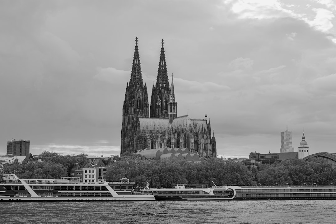 Duomo de Colônia: a catedral gótica mais alta da Europa - Domkloster 4 | Secret World Trip Planner