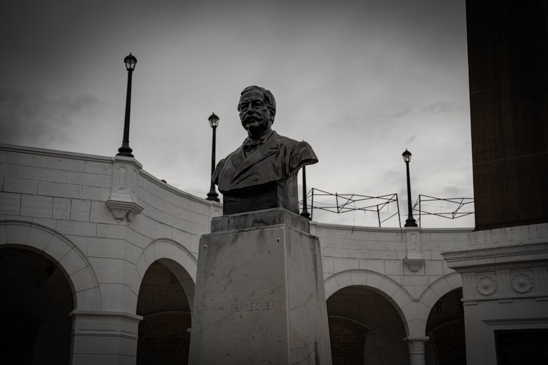 Esplorando l'Estatua Cristóbal Colón a Panama - Colón | Secret World Trip Planner