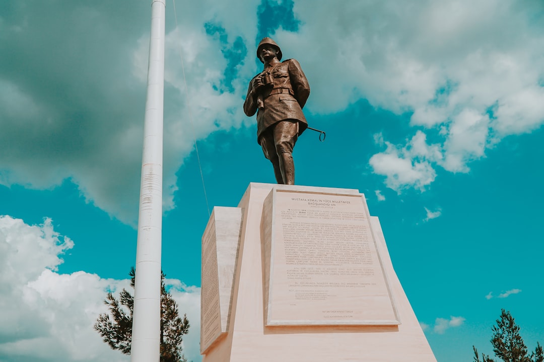 Guía completa de la estatua de Che Guevara en Santa Clara - C26V+Q82 | Secret World Trip Planner