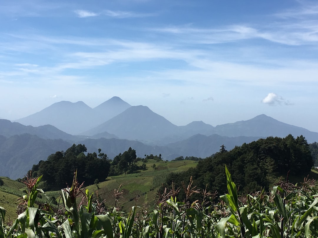 Santiaguito: observa un volcán en erupción en vivo - PCQJ+6Q | Secret World Trip Planner