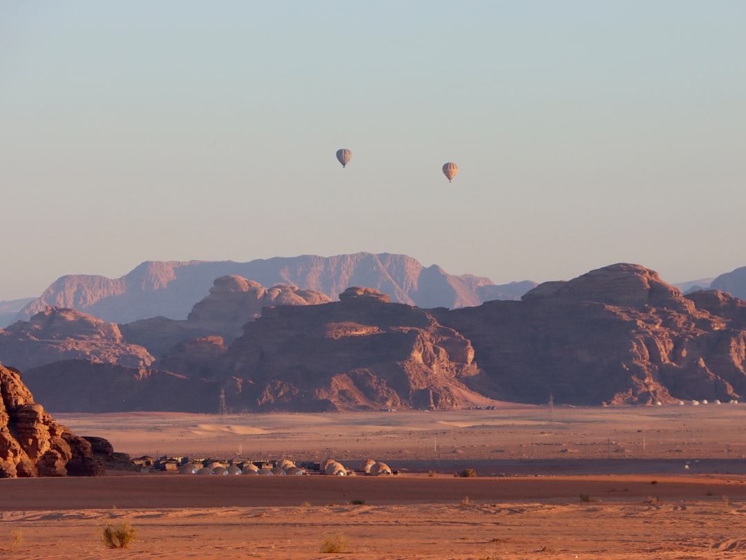 Wadi Rum: atardeceres rojos en el desierto de piedra - Wadi Rum Village | Secret World Trip Planner