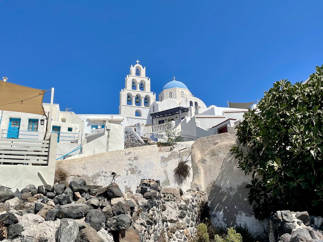 A trilha de Fira a Oia: descubra a caldeira - CCPF+X3 | Secret World Trip Planner