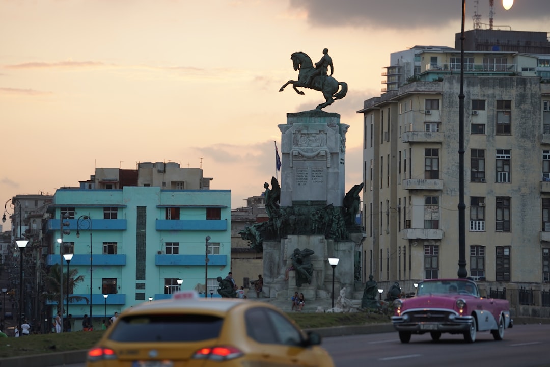 Denkmal für Francisco Vicente Aguilera: Geschichte und Schönheit in Santiago de Cuba — Santiago de Cuba