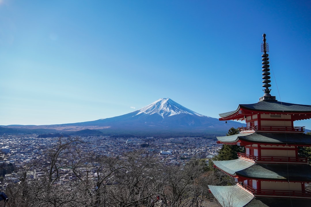 Pagode Chureito : l'architecture qui sublime le Fuji - Fujiyoshida | Secret World Trip Planner