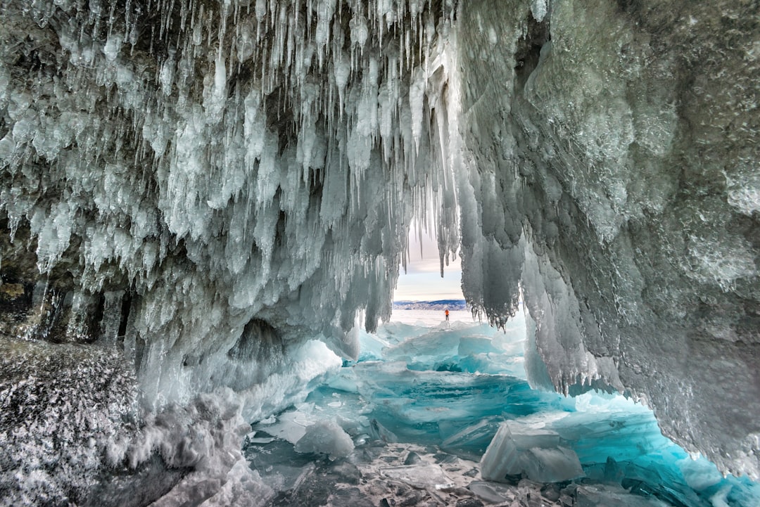 Eisgrotte Narusawa: Im Herzen des Fuji - Minamitsuru District | Secret World Trip Planner