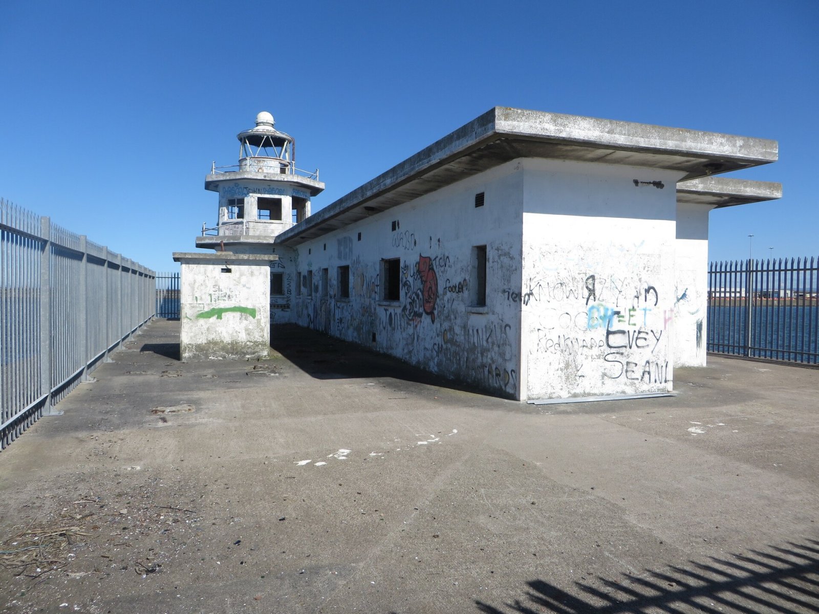 Узнайте о маяке Leith West Breakwater в Шотландии - Leith | Secret World Trip Planner