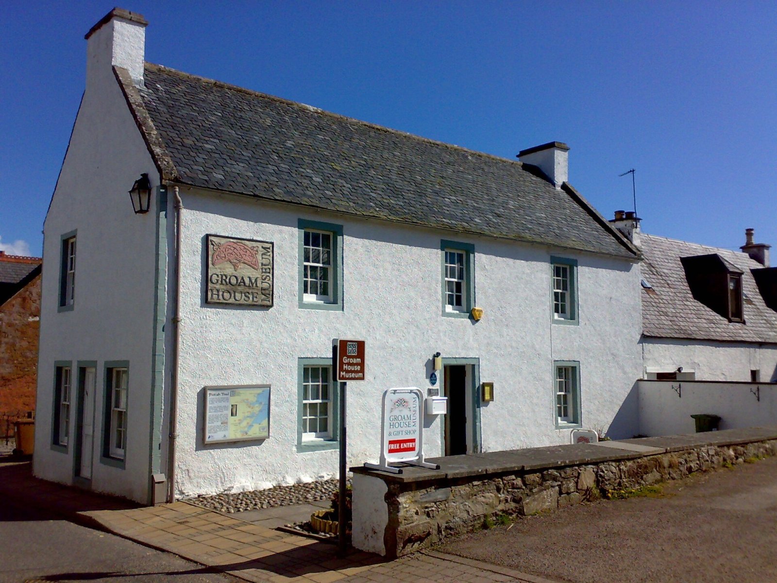 Entdecken Sie das Groam House Museum: Ein Schatz der keltischen Kultur - Rosemarkie | Secret World Trip Planner