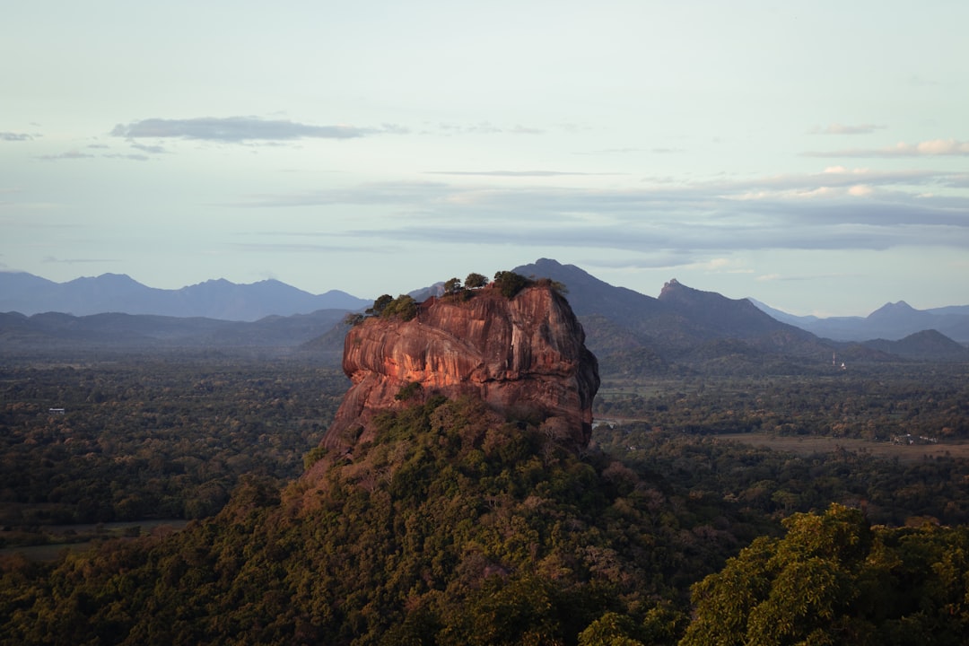 Descubra Lion Rock: um tesouro natural do Sri Lanka - Sigiriya | Secret World Trip Planner