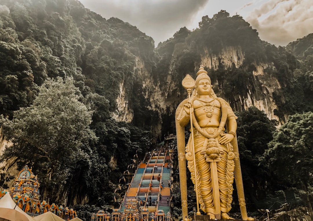Entdecken Sie den Charme des Hindu-Tempels in Malaysia - Tanjung Rambutan | Secret World Trip Planner
