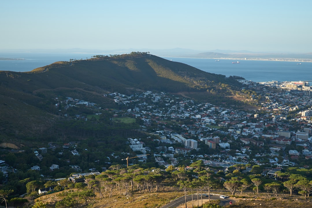 Tafelberg bei Sonnenuntergang: Kapstadt erleben - Cape Town | Secret World Trip Planner