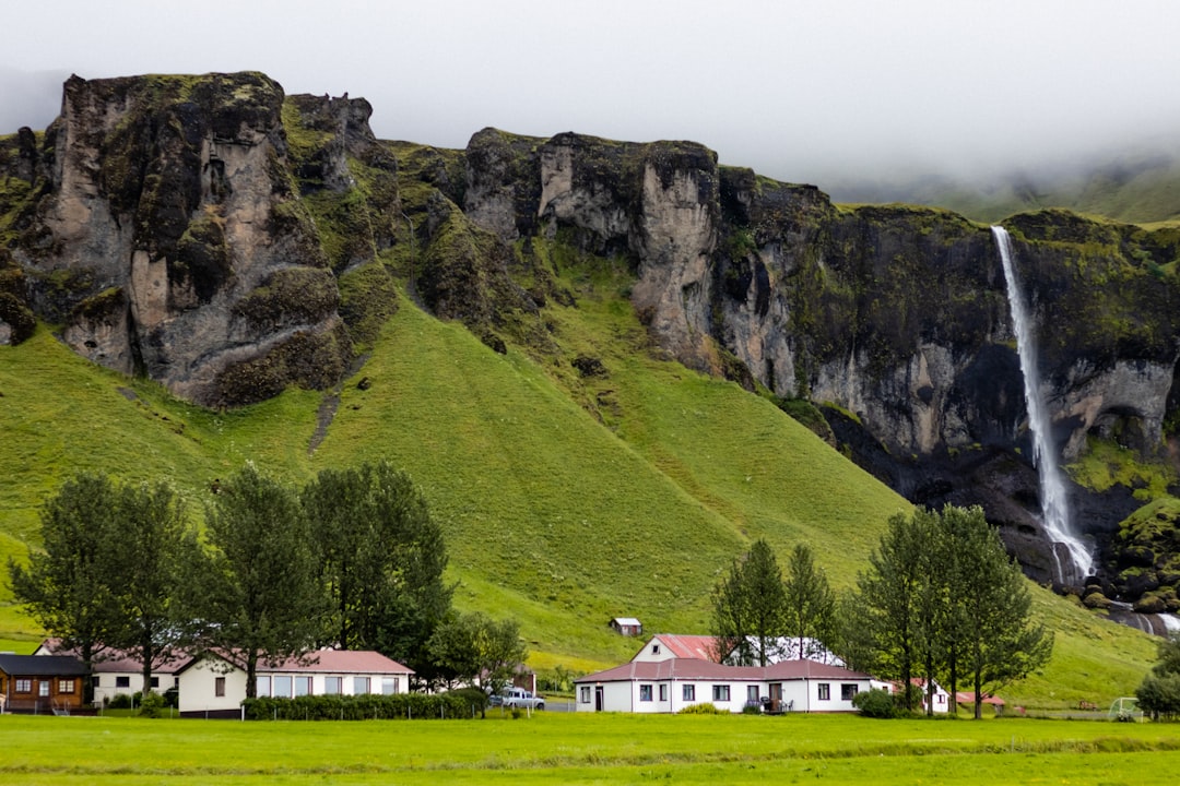 探索Víkurhyrna:冰岛的自然天堂 - Ólafsfjörður | Secret World Trip Planner