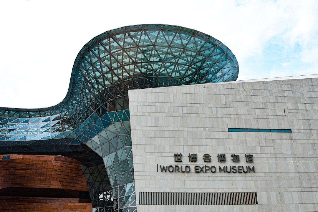 Museo de Shanghái: bronces Shang y cerámicas Tang - Huang Pu Qu | Secret World Trip Planner