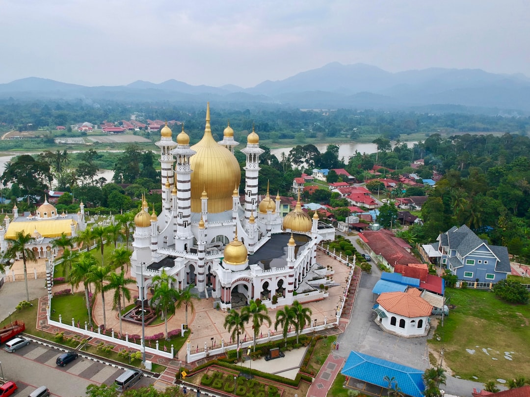 Entdecken Sie die Masjid Pekan Sungai Pelek: ein kulturelles Juwel in Malaysia - Sungai Pelek | Secret World Trip Planner