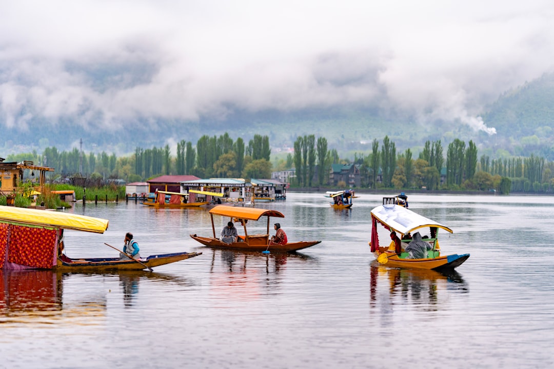 Guia Completa dos Jardins Shalimar em Srinagar - Shalimar | Secret World Trip Planner