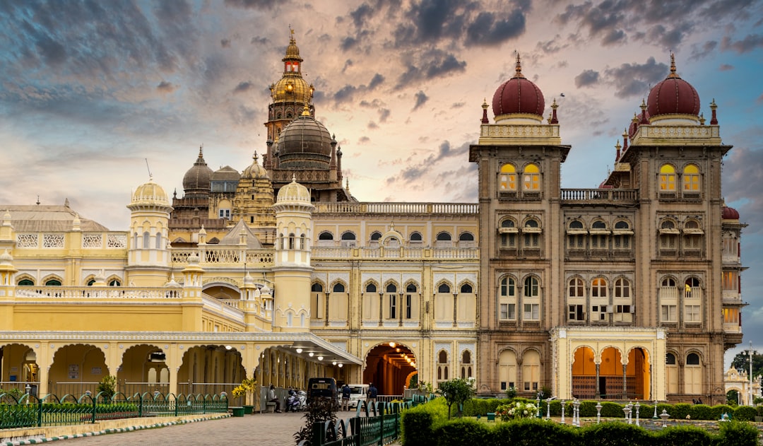 마이소르 궁전: 마이소르의 건축과 예술 - Mysore | Secret World Trip Planner