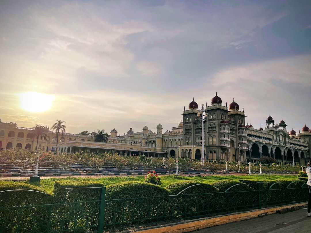 マイソール宮殿:マイソールの建築と芸術 - Mysore | Secret World Trip Planner