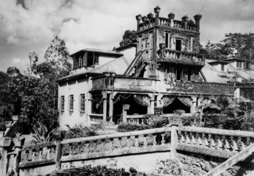 帕罗内拉公园:热带森林中的西班牙城堡 - 1671 Innisfail Japoon Rd | Secret World Trip Planner
