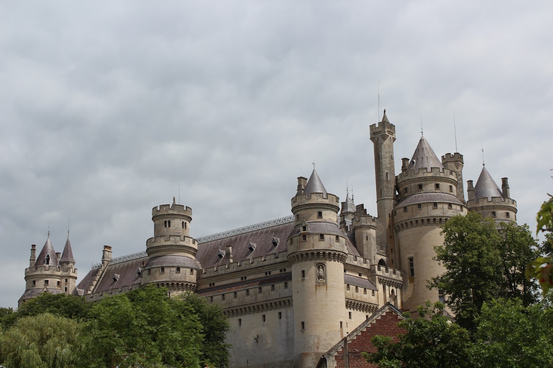 Castello di Pierrefonds: Mittelalterliche Architektur in Frankreich - Rue Viollet le Duc | Secret World Trip Planner