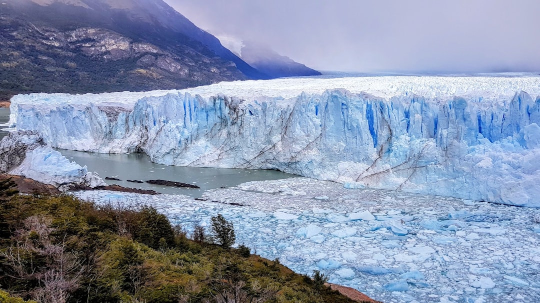 Mirador Perito Moreno al atardecer: hielo y luz dorada - Provincia di Santa Cruz | Secret World Trip Planner