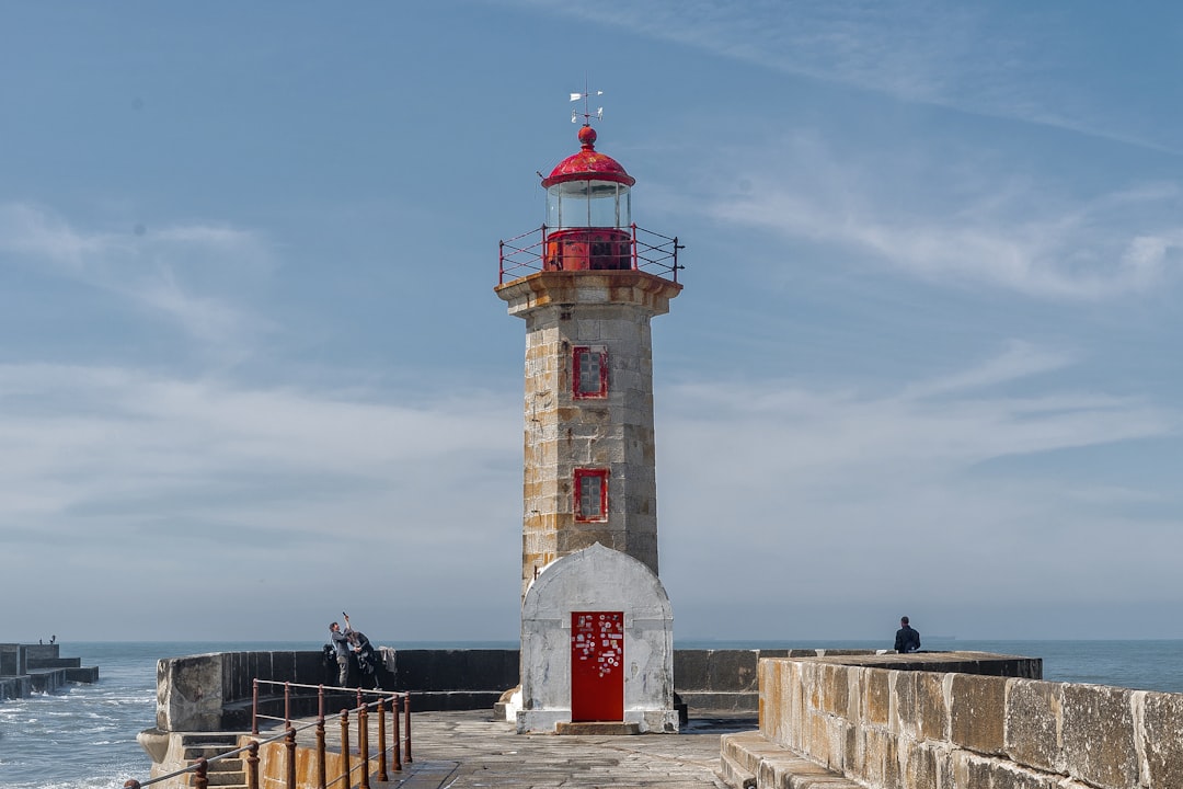 Farol de Albarnaz: Der einsame Leuchtturm der Azoren - Estr. do Farol | Secret World Trip Planner