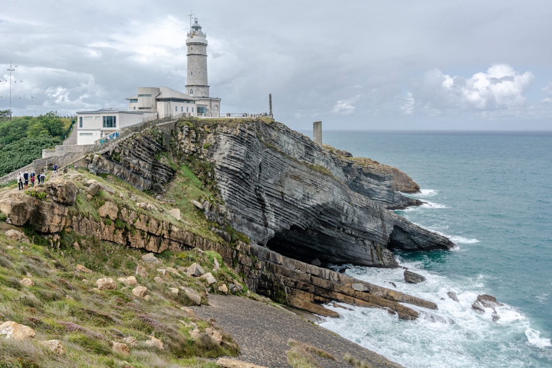 Фарол де Альбарназ: одинокий маяк Азор - Estr. do Farol | Secret World Trip Planner