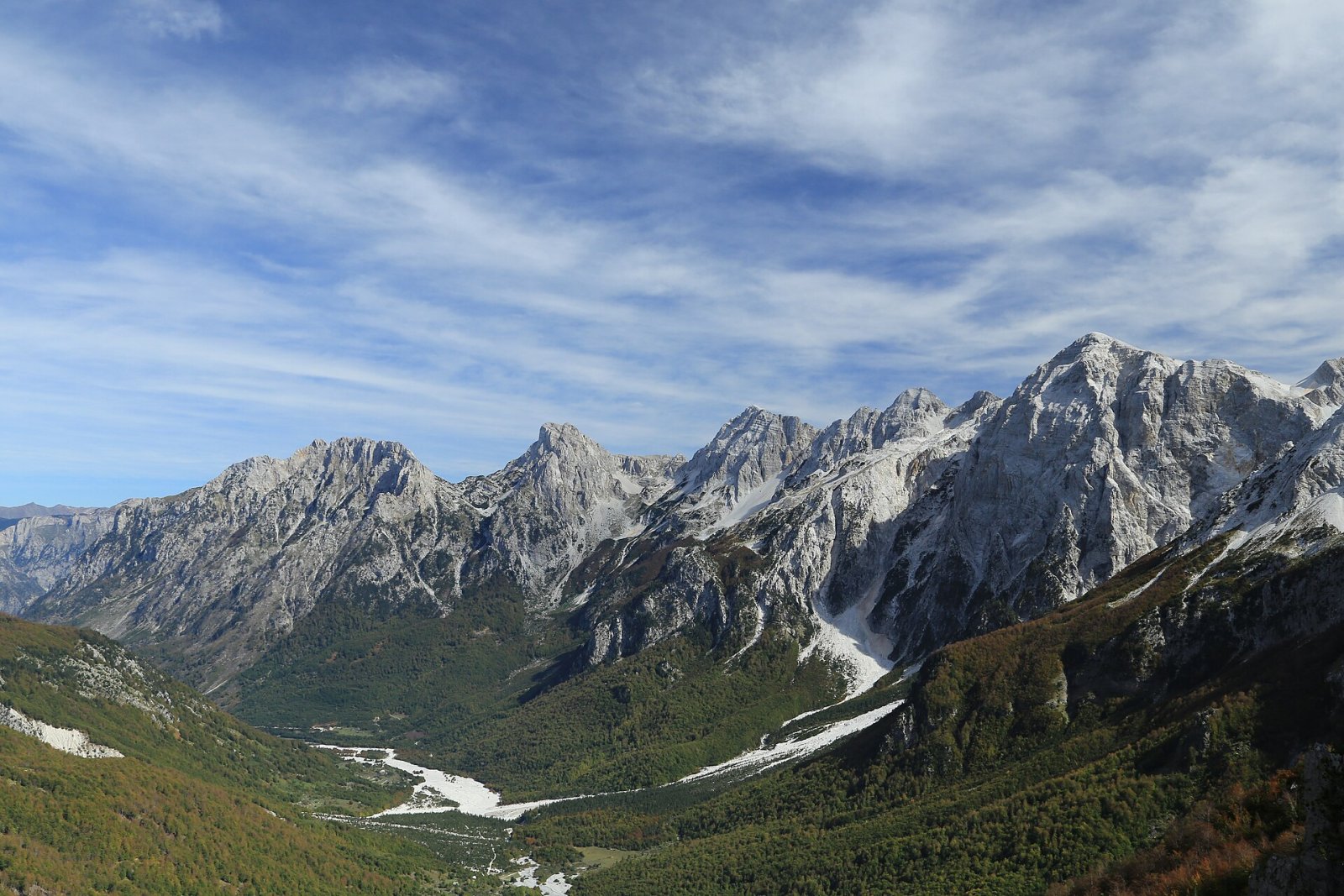 Scopri Maja Grykat e Hapëta: un gioiello naturale in Albania - Stanet e Droces | Secret World Trip Planner
