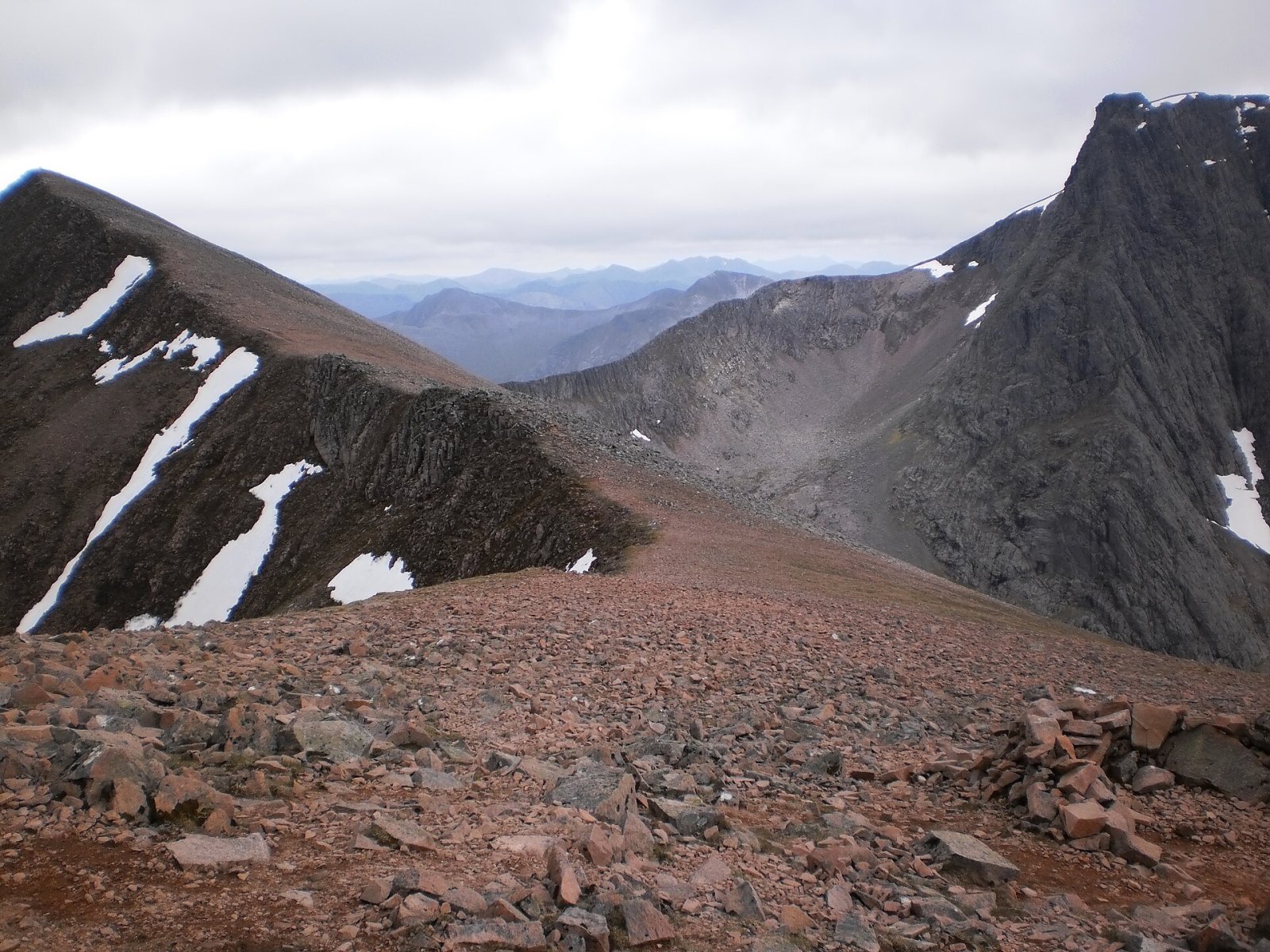 Càrn Dearg Meadhonach: スコットランドの自然の宝石 - Fort William | Secret World Trip Planner