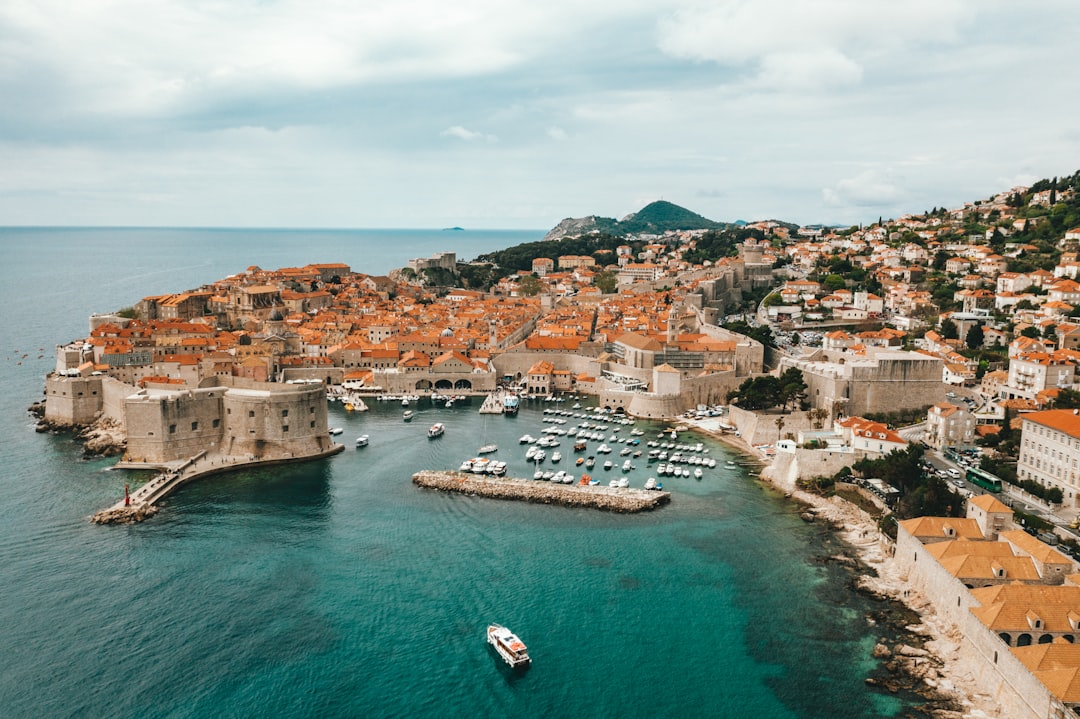 Scopri Bedemgrad: il castello in rovina della Croazia - Gradac Našički | Secret World Trip Planner