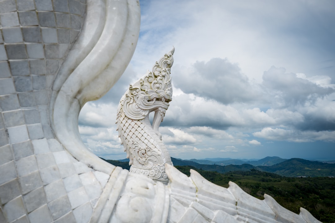 Descubra White Eye: um tesouro histórico na Tailândia - Mae Sariang District | Secret World Trip Planner