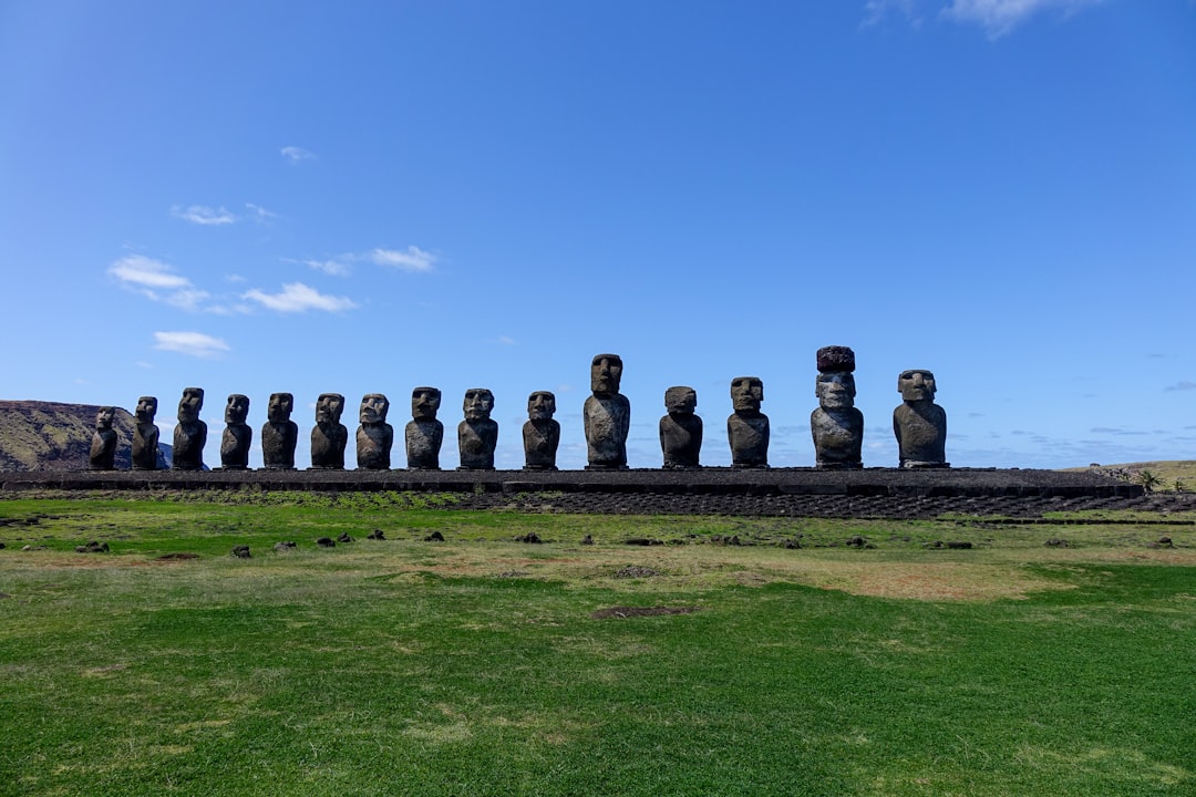 Ahu Taharoa: il mistero della cultura Rapa Nui in Cile - Hanga Roa | Secret World Trip Planner
