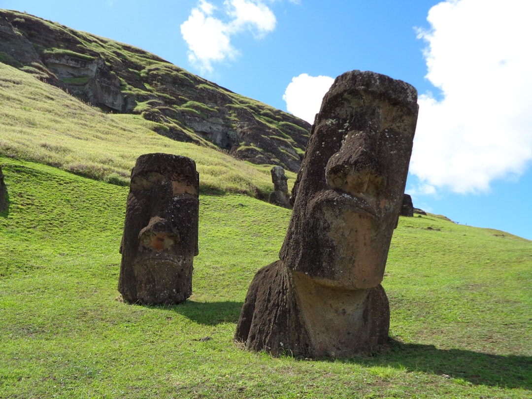 Ahu Taharoa: il mistero della cultura Rapa Nui in Cile - Hanga Roa | Secret World Trip Planner