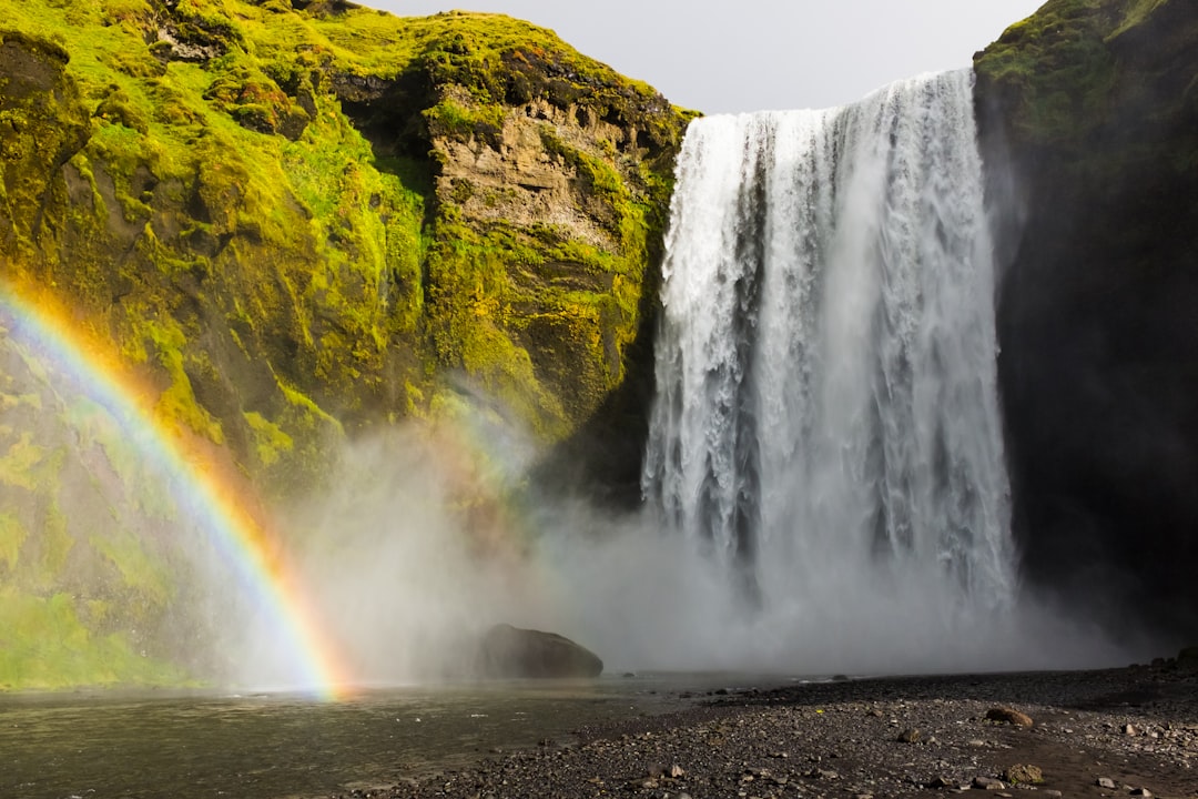 스코가포스: 527계단의 아이슬란드 폭포 - Skógafoss | Secret World Trip Planner